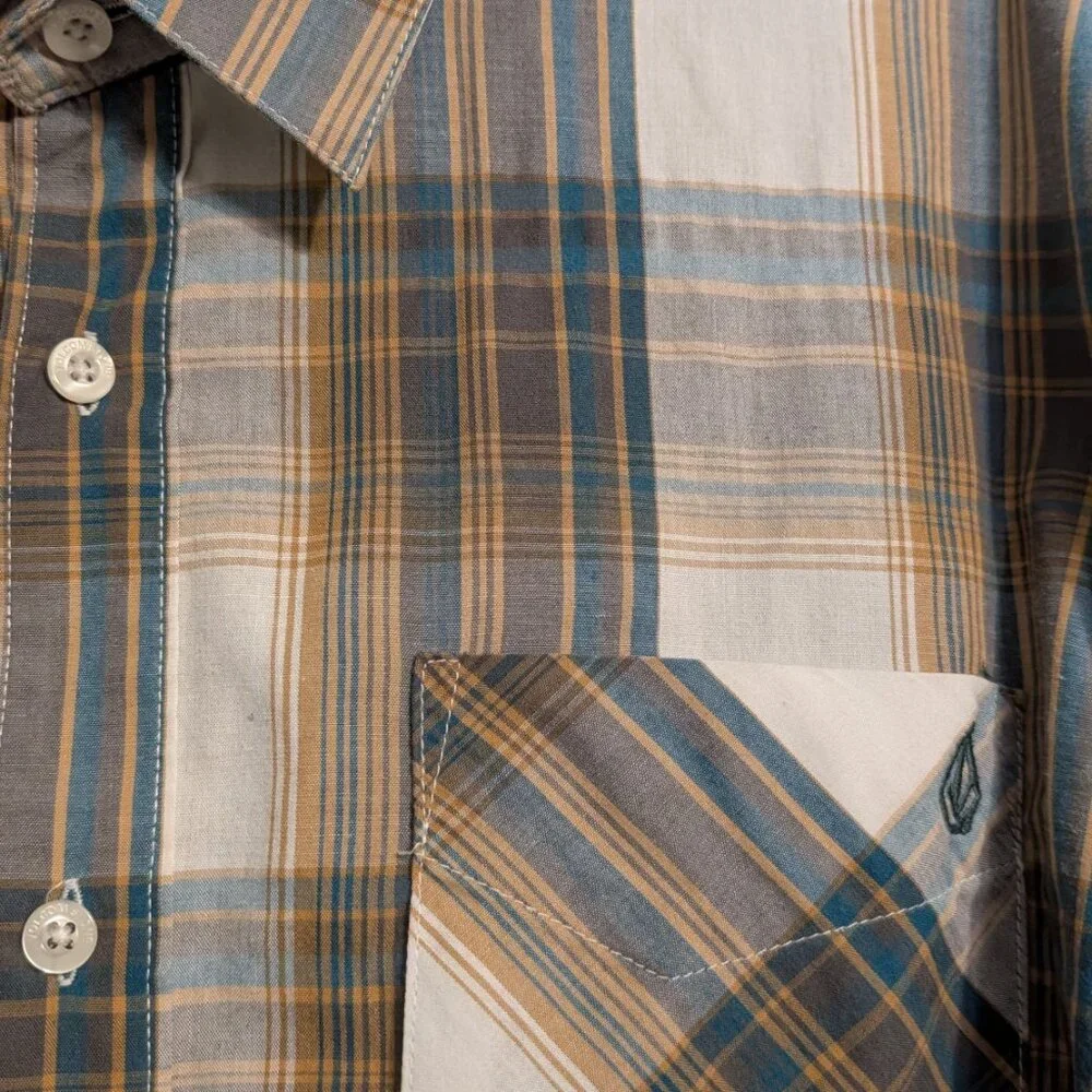 Volcom Causal Long Sleeve Button Up Large